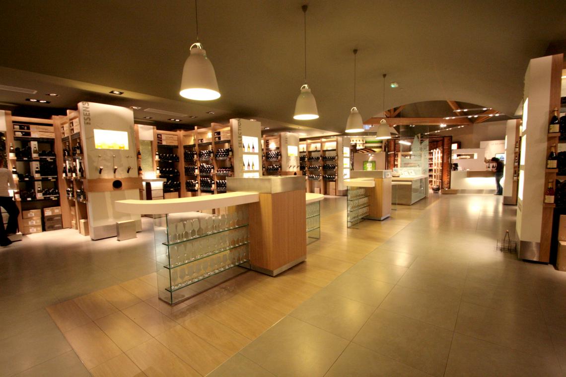 2018-10-15-PRO-MR-HARRY-00001-2 Terroirs-2 la-gout-et-la-degustation---the-tasting-2 La-degustation---The-Tasting-2 IMG-3713-2 espace-vente---selling-area2-2 Cepages---grapes-4 cave-vignerons-de-mancey-C-dsl-sylvain-pierre-saone-et-loire 2018-10-15-PRO-MR-HARRY-00007-espace-visite-2