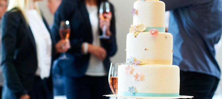 © BIVB / IMAGE & ASSOCIES Tasting on the occasion of a wedding