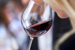 Wine tasting ® BIVB / IMAGE & ASSOCIES