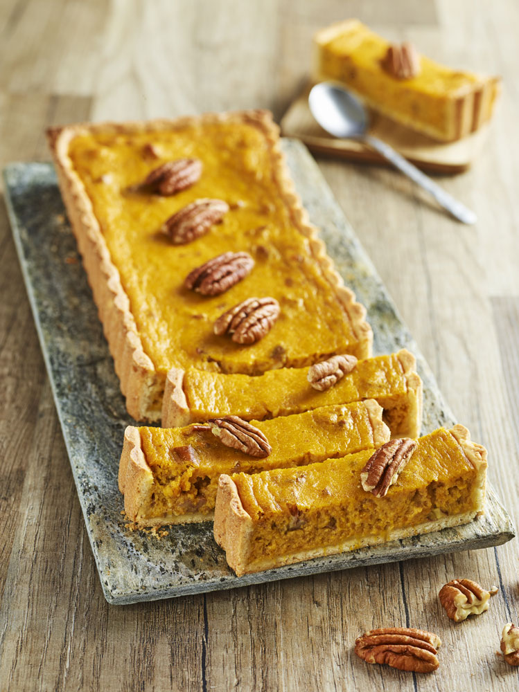 Pumpkin and pecan pie