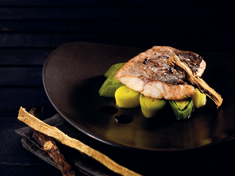 Roast pike-perch with pears and licorice root