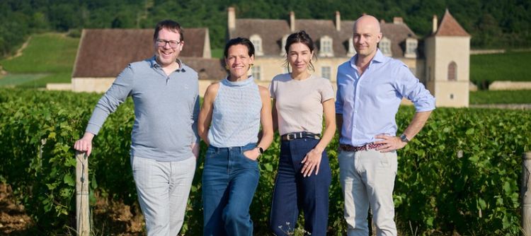 Donation - in the vineyard - Dom Faiveley @Antoine Morfaux