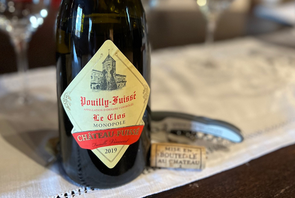 Bouteille de vin blanc de Bourgogne Pouily-Fuissé 