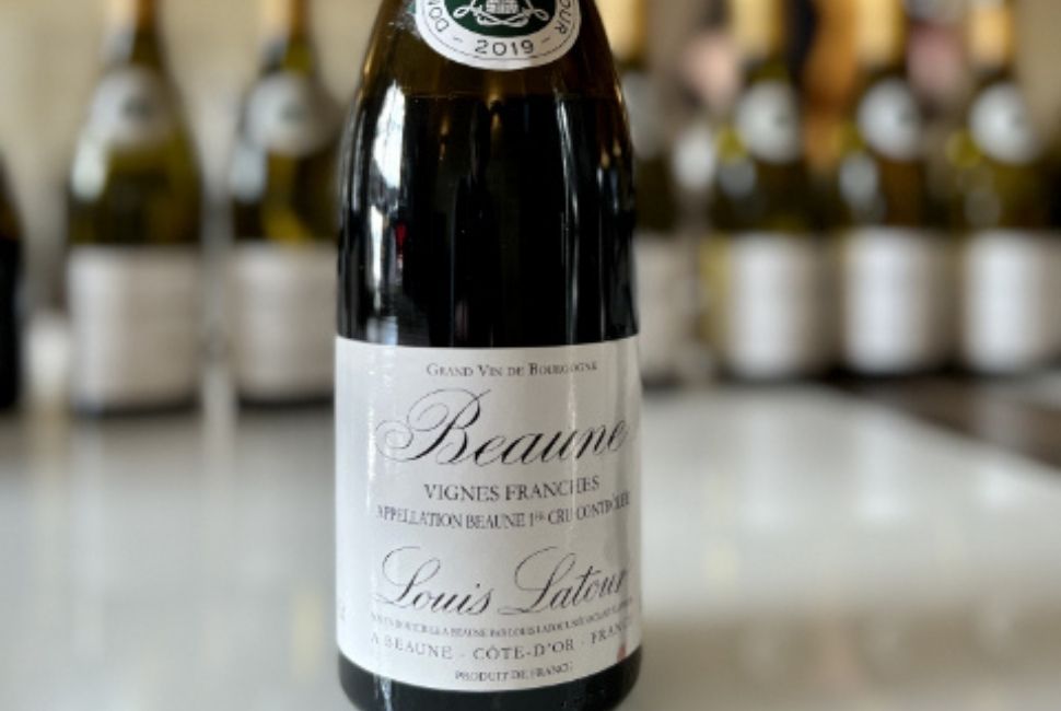 bottle of bourgogne wine Beaune Louis Latour